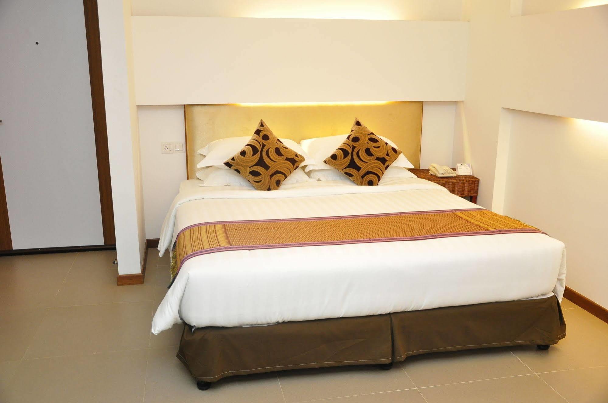 The Rgn City Lodge Yangon Exterior foto
